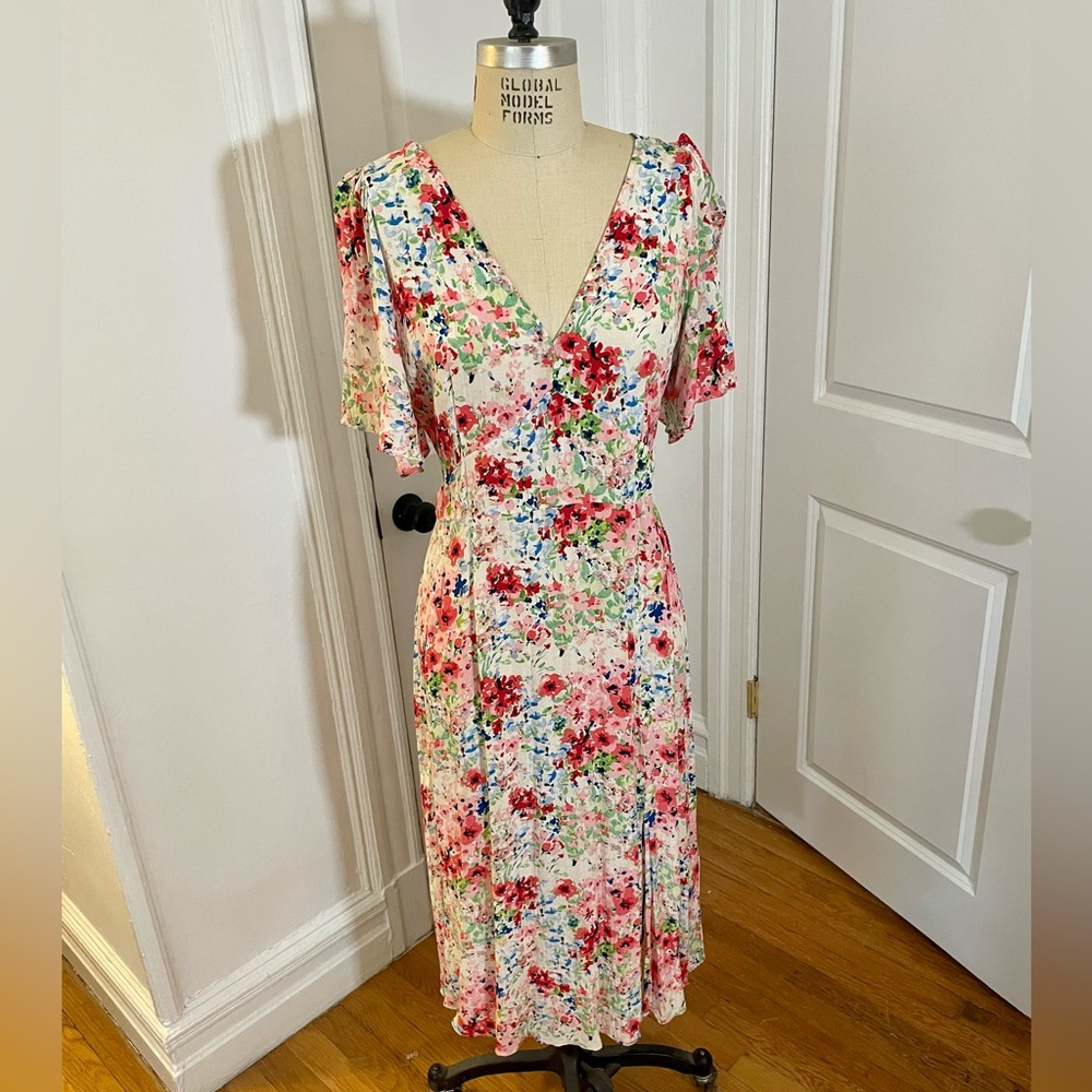 NWOT - H&M Butterfly-sleeved Dress - Size XL